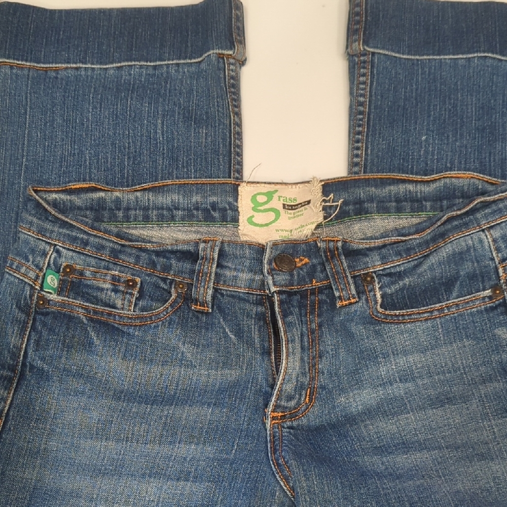Grass Cropped Women's Blue Jeans